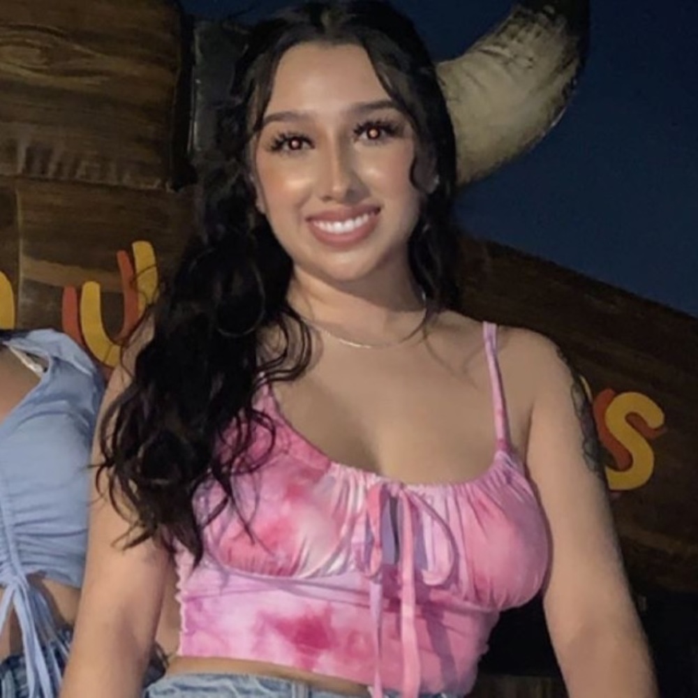 Meet your Posher, Desirae